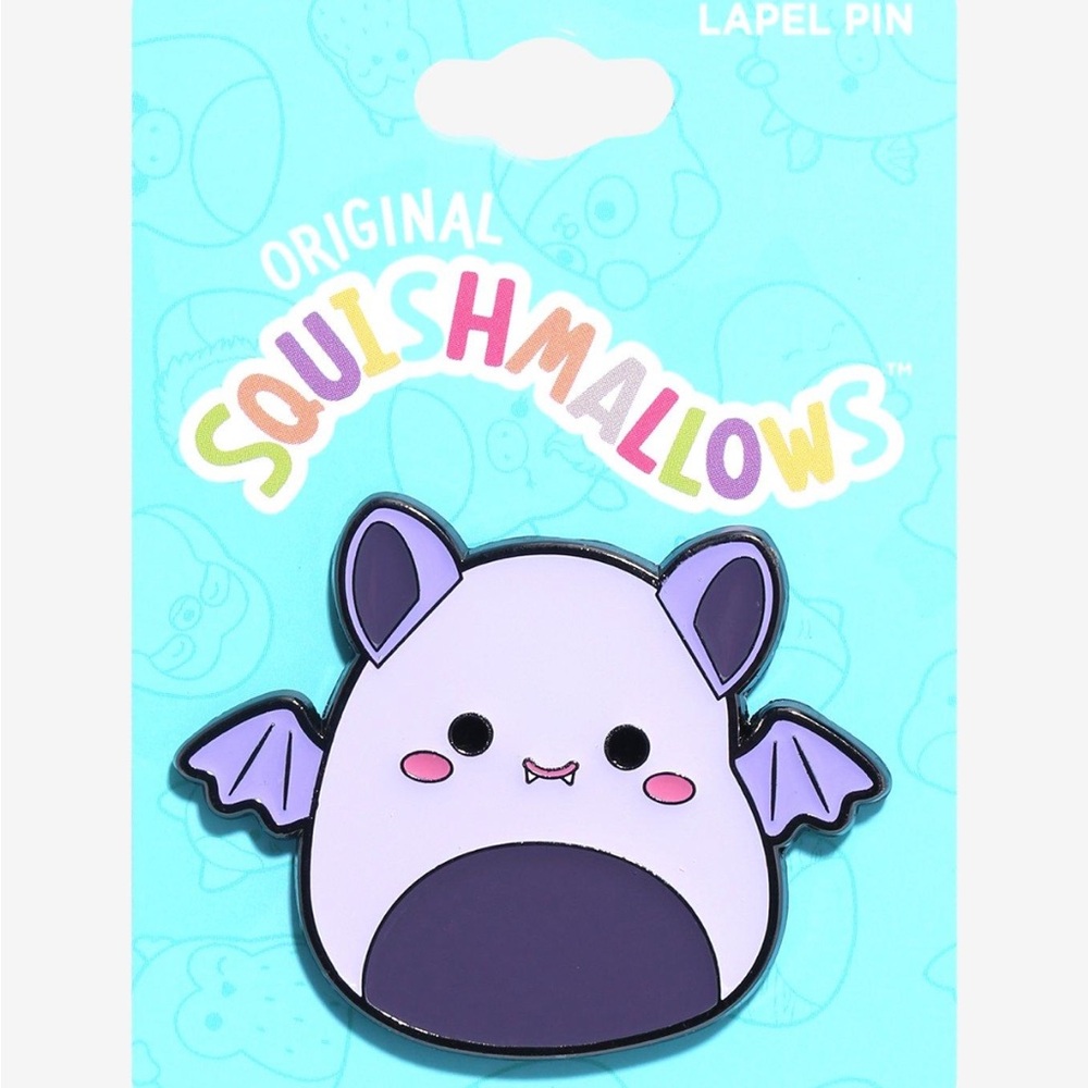 Squishmallows Zmuirez Vampire Bat Enamel Pin Hot‎ Topic